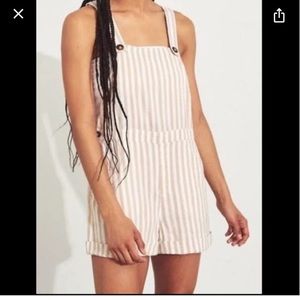 TAN & WHITE STRIPED HOLLISTER CANVAS OVERALL SHORTS 🩳